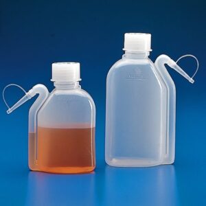Wash Bottle, Squeeze with Integral Molded Dispensing Tip, Screwcap, PE, 250mL-Bag of 10 Bottles